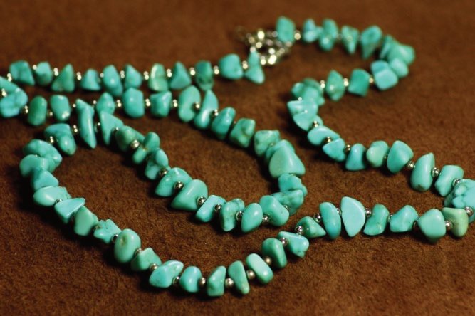 Turquoise and Sterling Silver Nugget Necklace.