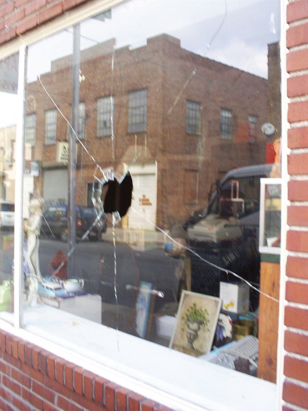 Broken window repair Philadelphia Pa & suburbs