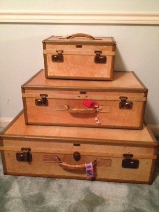 Great vintage luggage set.  ROAD TRIP!