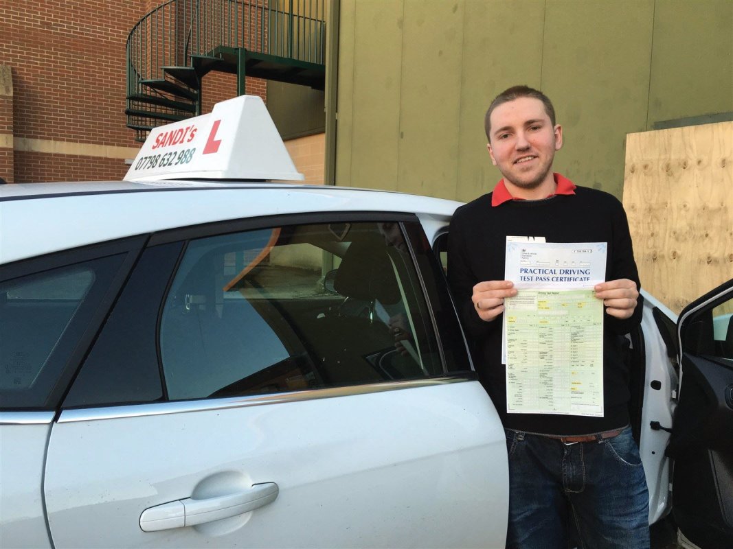 Sandi's Driving School Pupil passes his driving test first time