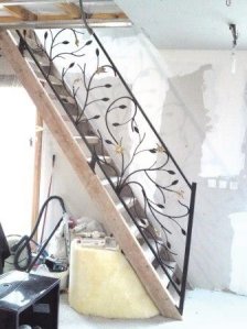 Descente d'escalier en fer forgé, modèle FEUILLES