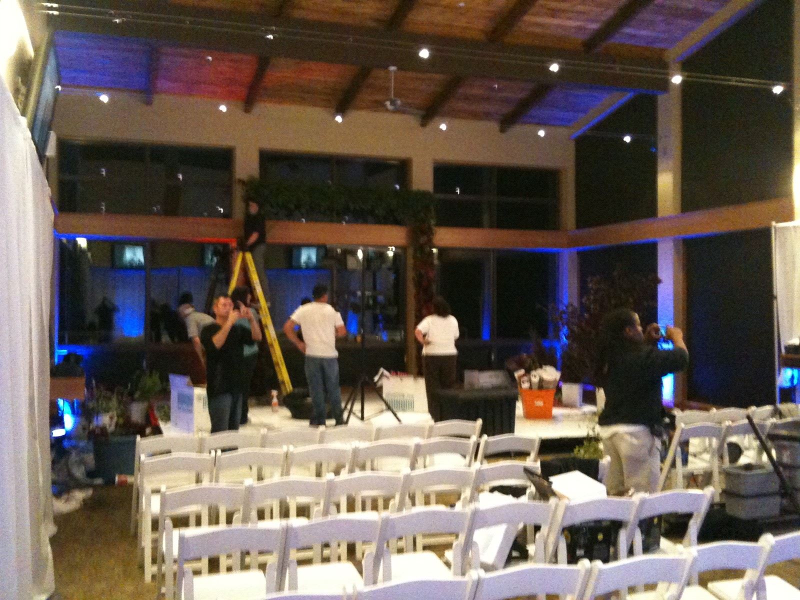 Runaway DJ Services : Set up