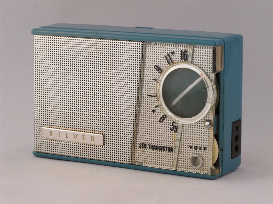 Pocket transistor radio