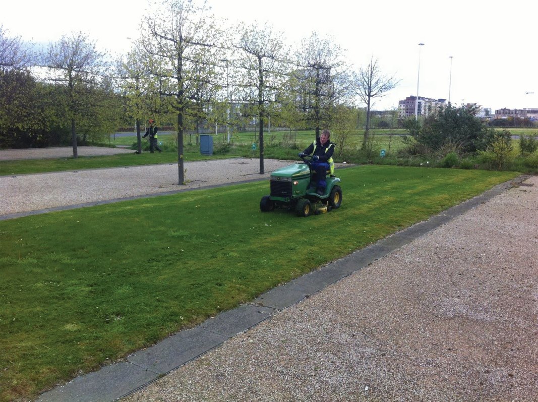Office Landscape maintenance and grass cutting in Edinburgh, Midlothian, East Lothian, Fife and the Scottish Borders regions