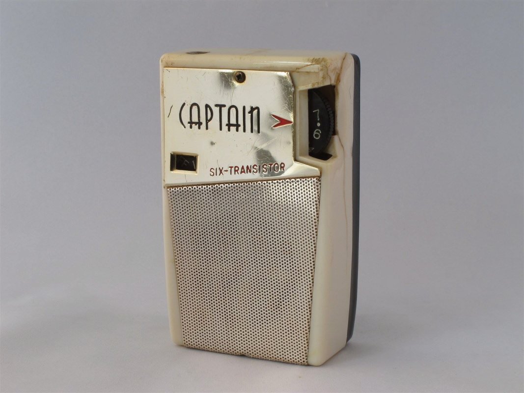 Pocket transistor radio