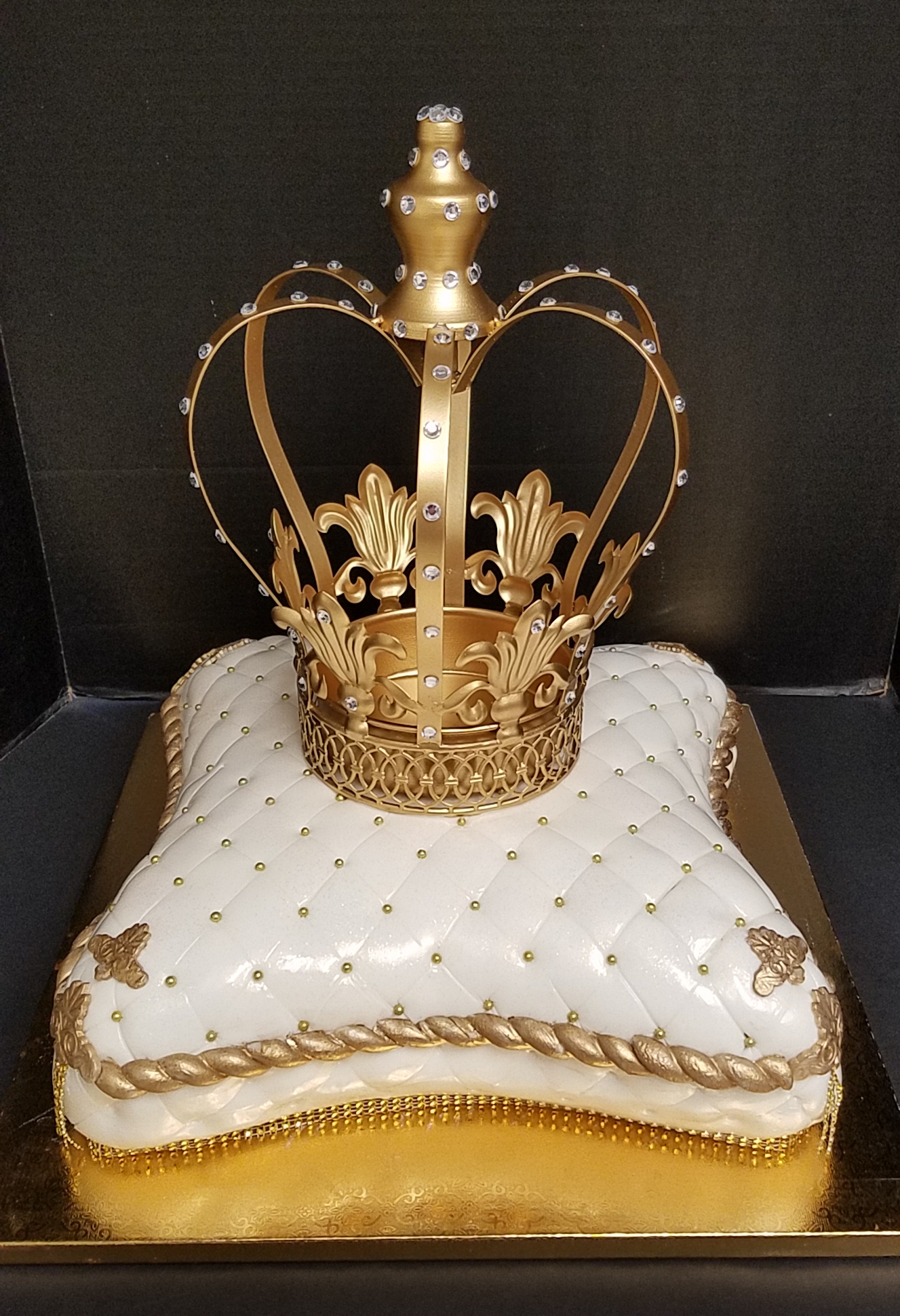 Queen's Crown on a Pillow Cake