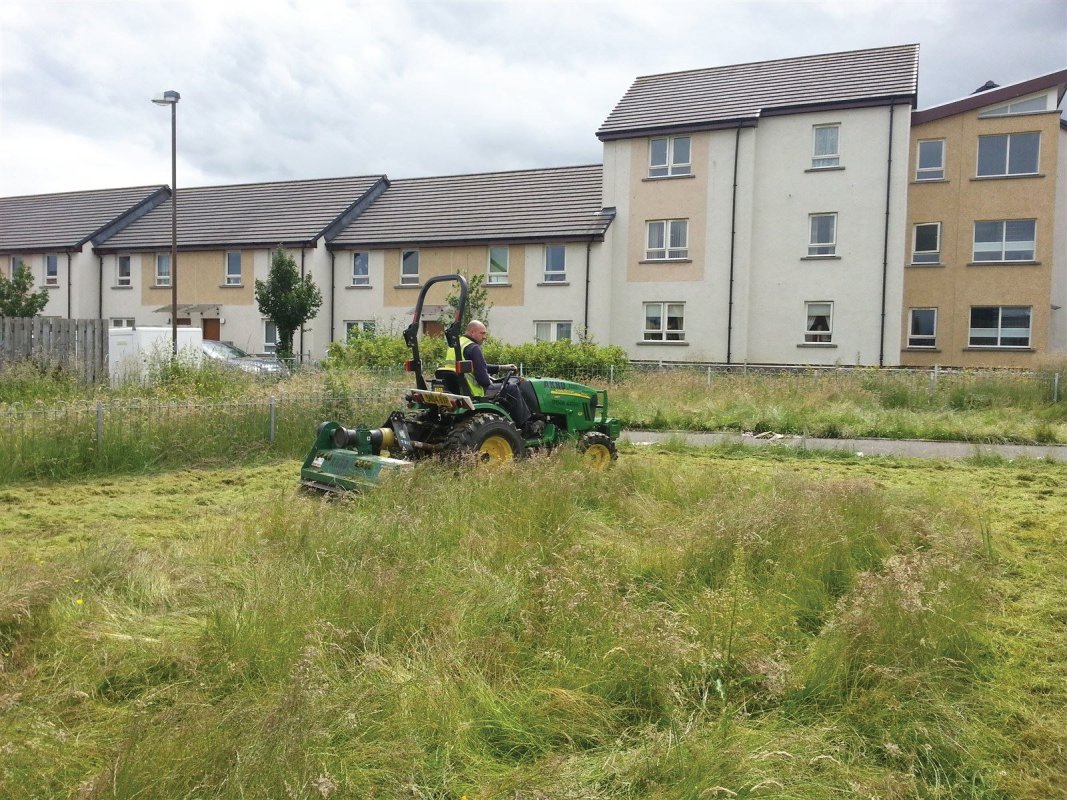 Large overgrown grass areas are dealt with with our tractor and flail machine. This machine is ideal for virtually any overgrown grass area, paddocks, wild meadow clearance and general land clearing operations. Edinburgh, Midlothian, East Lothian, Fife and the Scottish Border regions